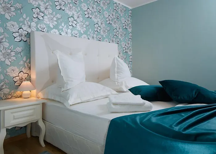 Ξενοδοχείο με διαμερίσματα Elea Νεσέμπαρ