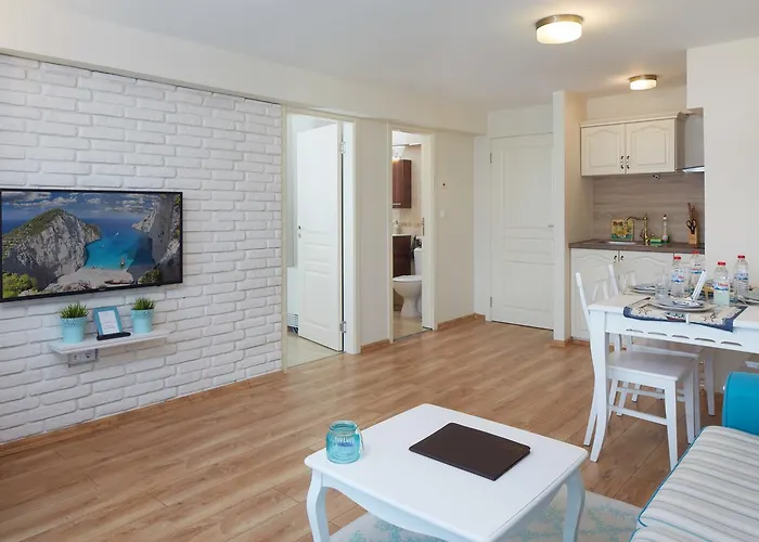 Elea Νεσέμπαρ