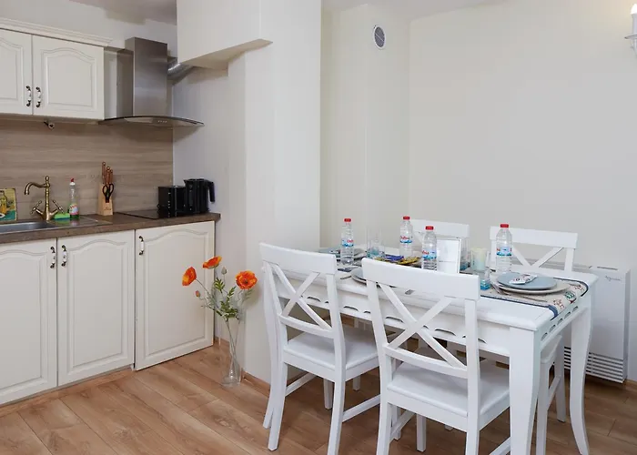 Elea Νεσέμπαρ